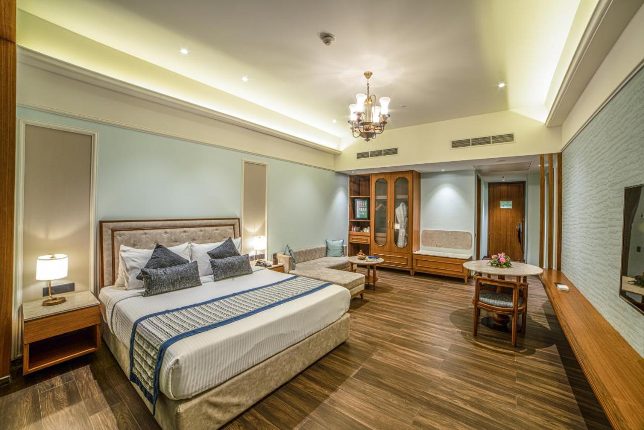 Gift City Club, A Member Of Radisson Individuals Gandhinagar Exterior foto